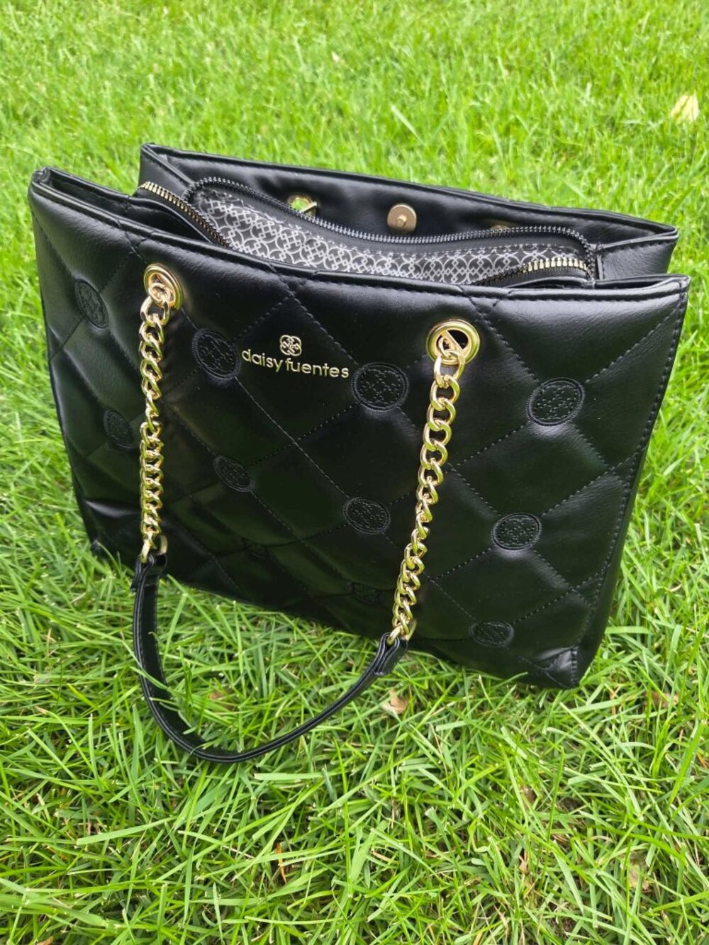 Daisy Fuentes Black & Gold Quilted Shoulder Bag